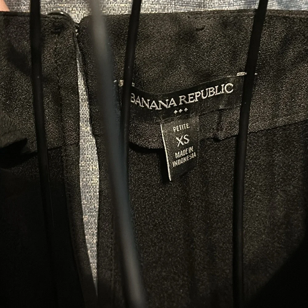 Banana Republic short sleeve blouse - Picture 3 of 6